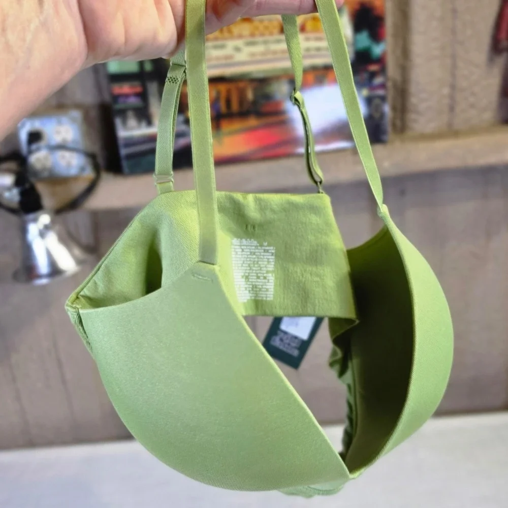Wild Fable Green Seamless Deep Plunge Bra Adjustable Straps Ribbed 023134271